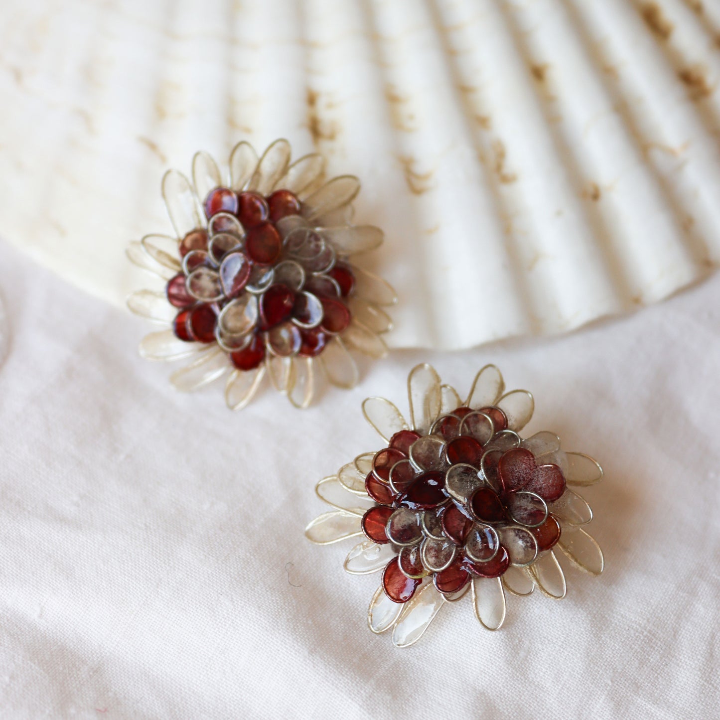 Daisy Earrings : ivory & burgundy