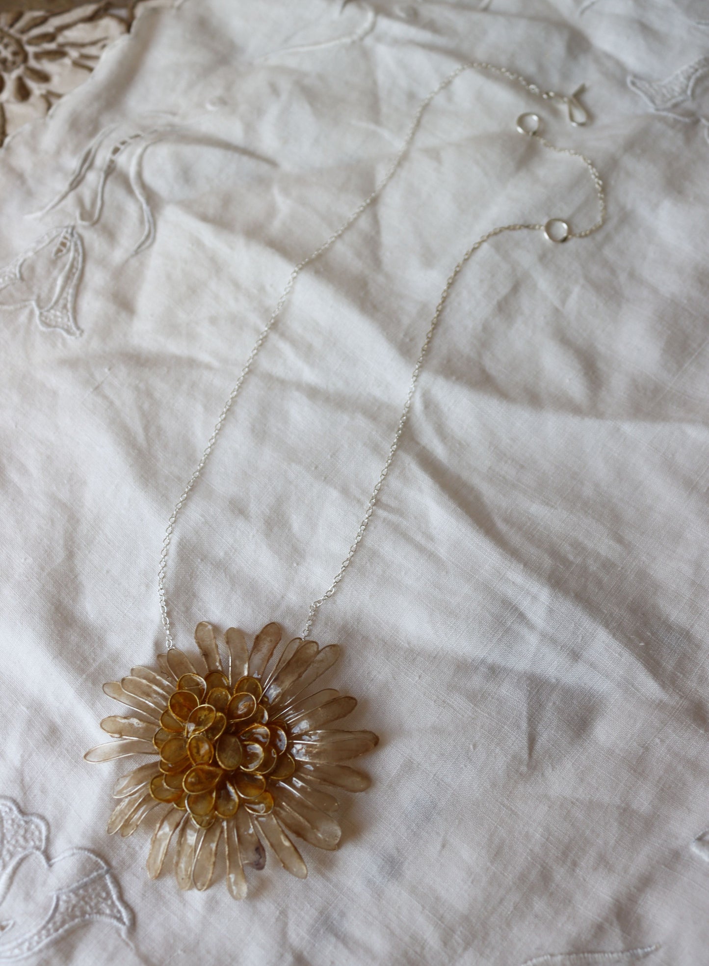 Daisy Necklace : ivory & amber
