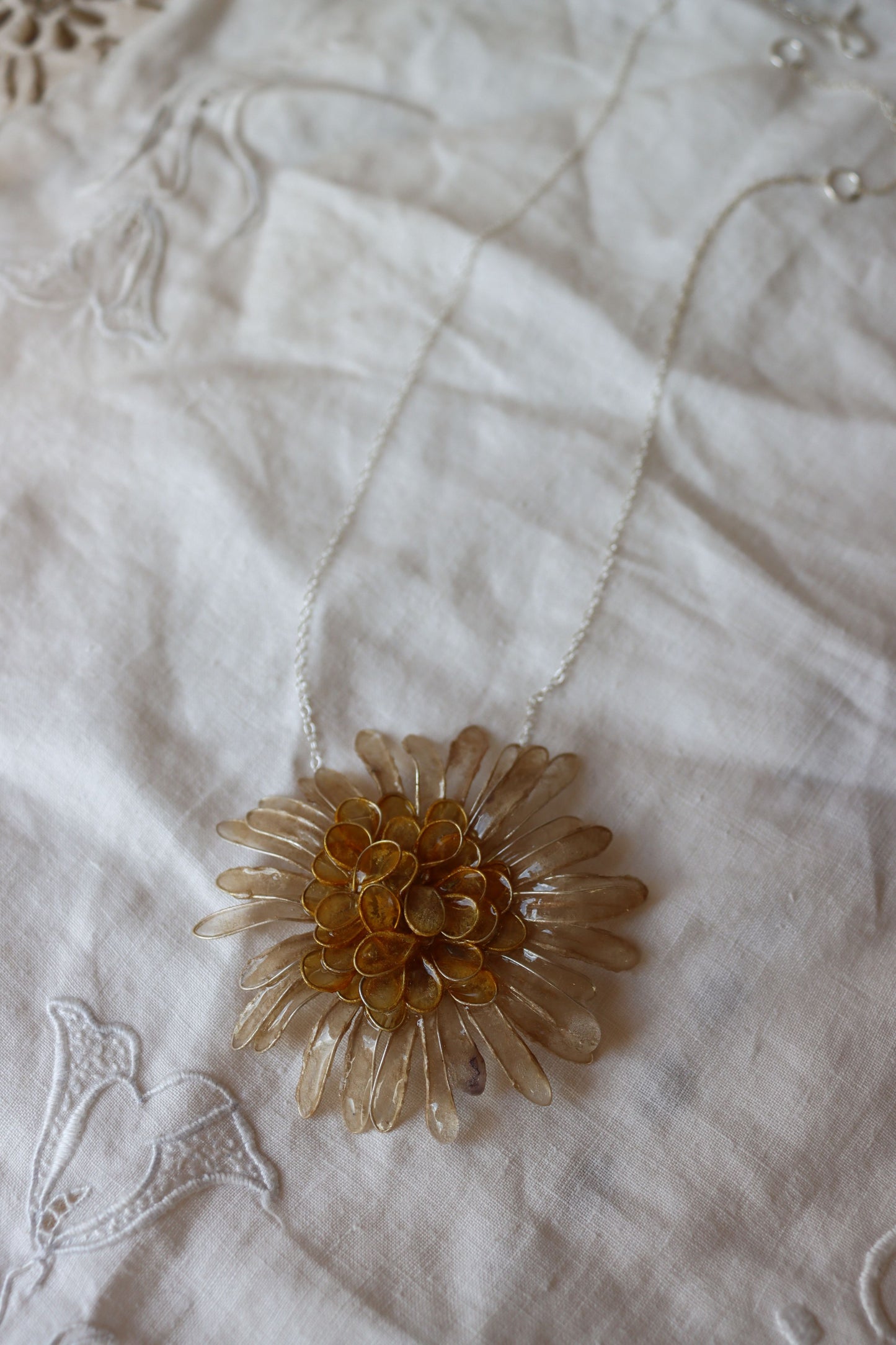 Daisy Necklace : ivory & amber