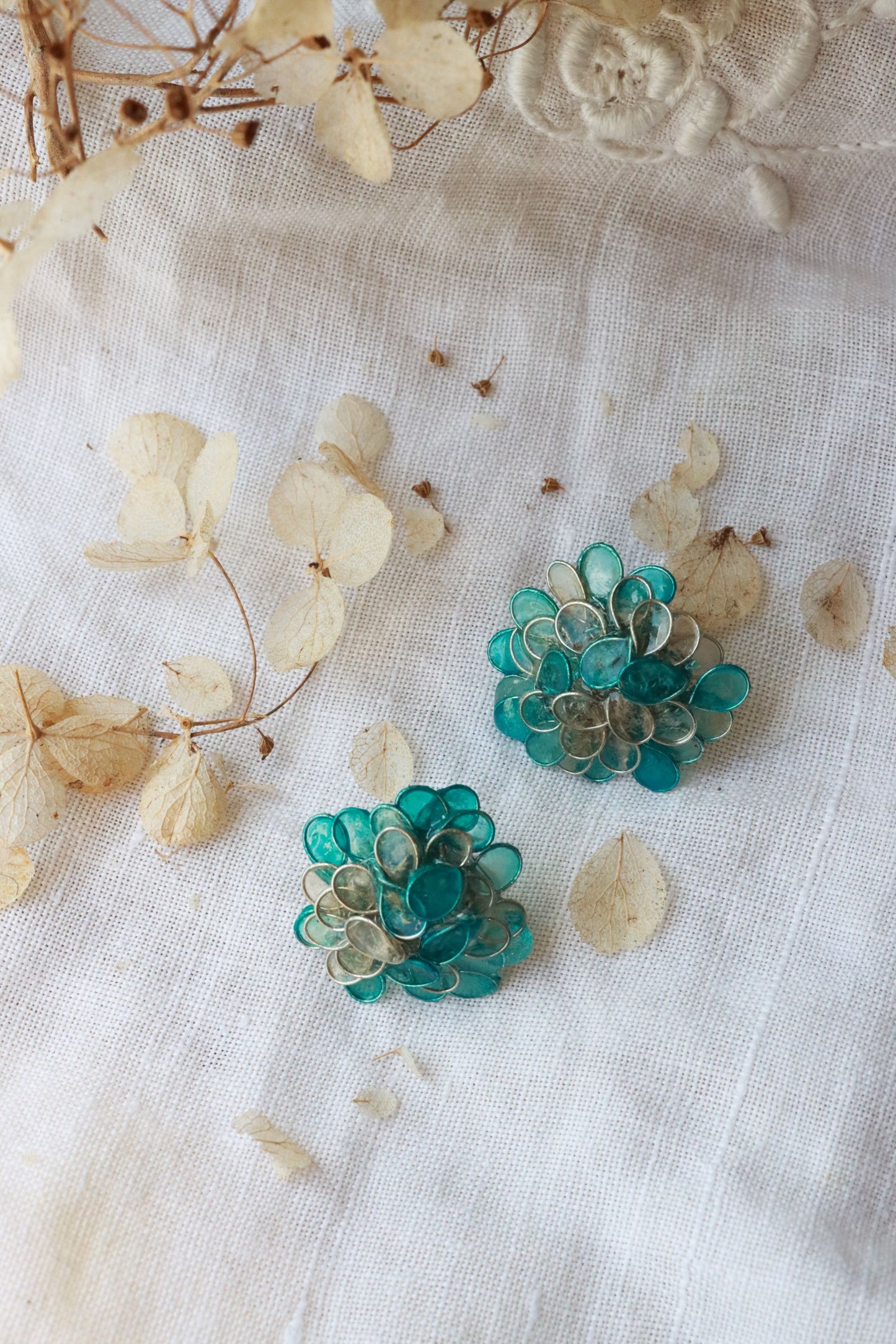 Hydrangea Earrings : glacier