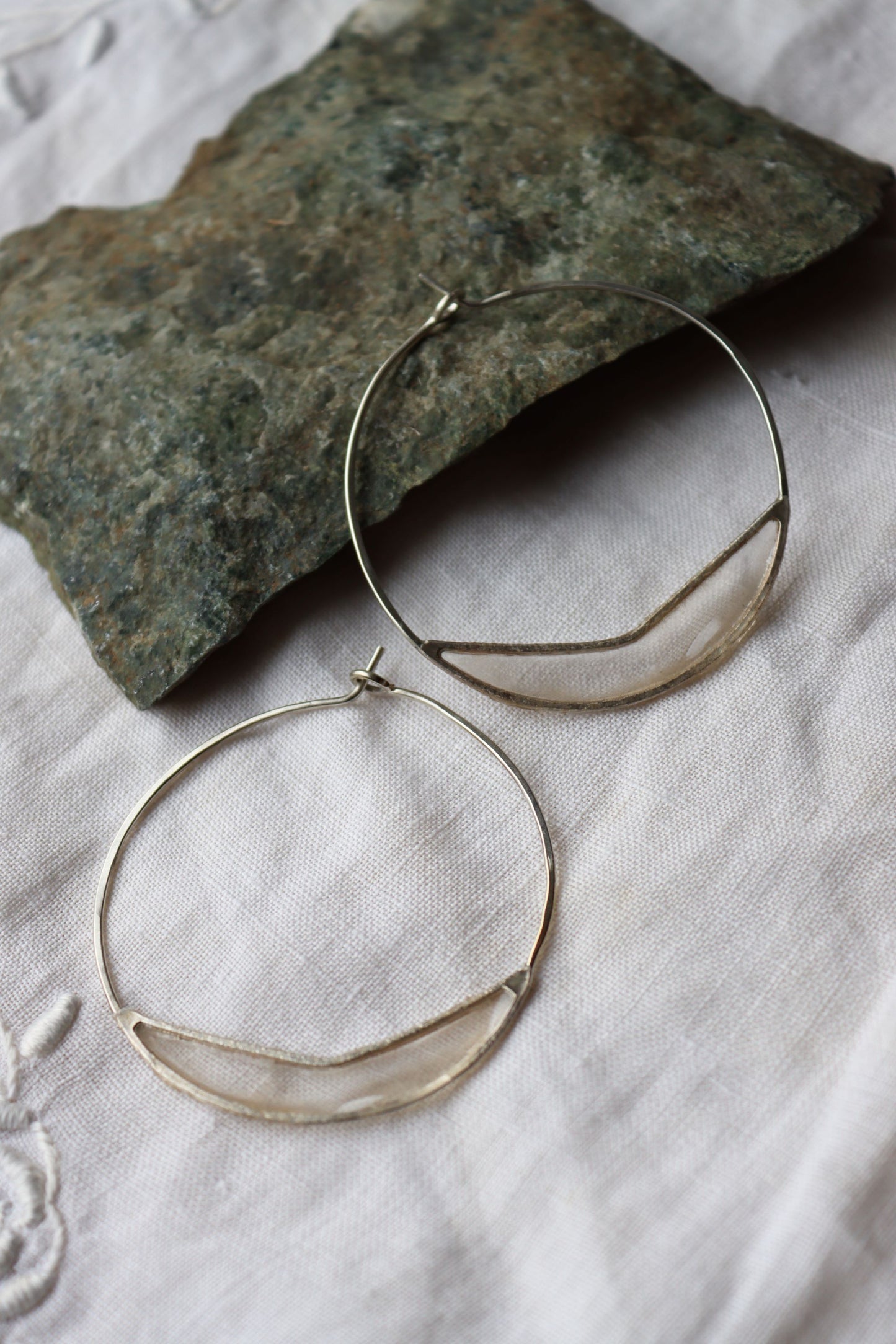 Paper Chevron Hoops : silver & ivory