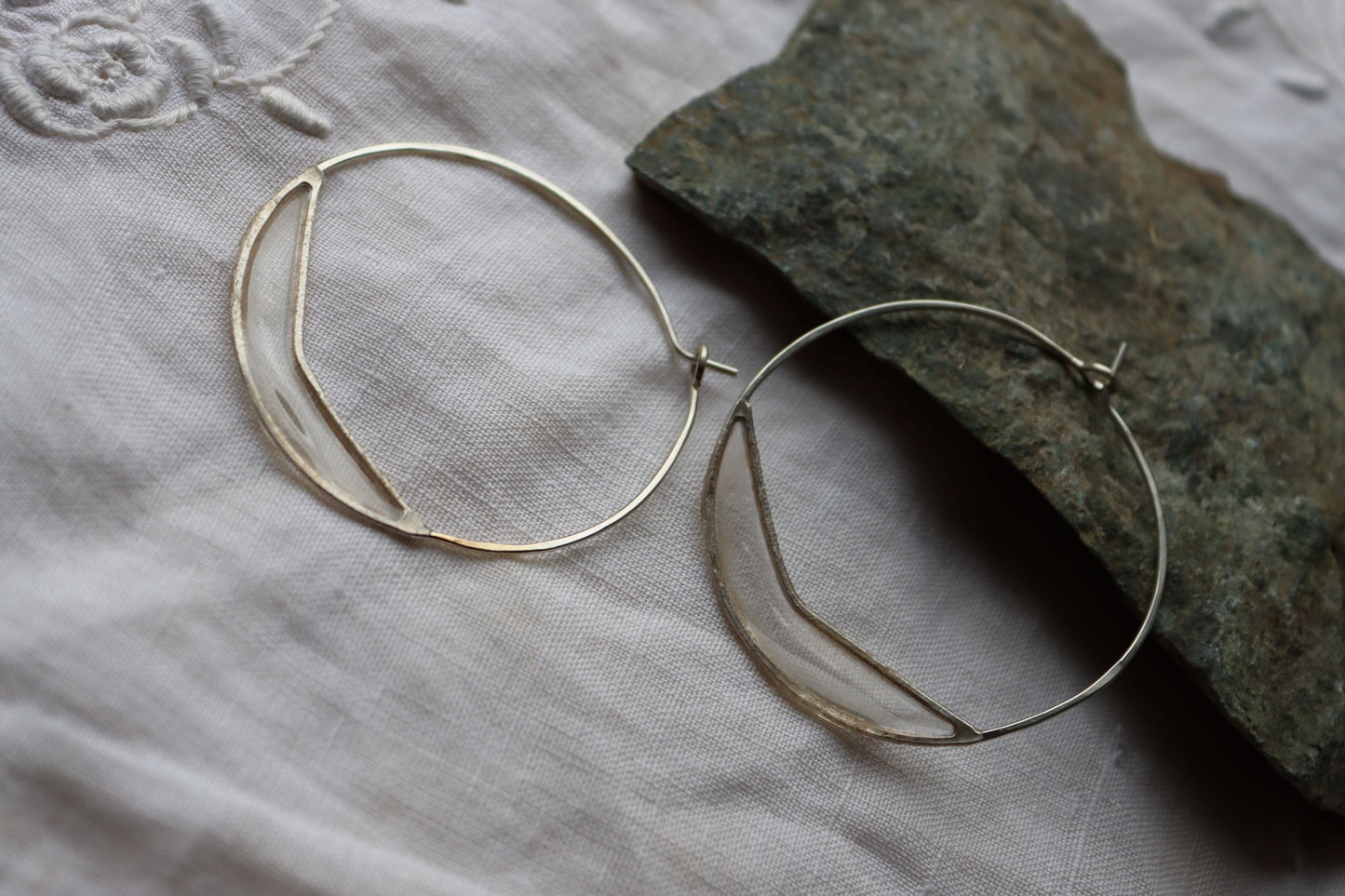Paper Chevron Hoops : silver & ivory