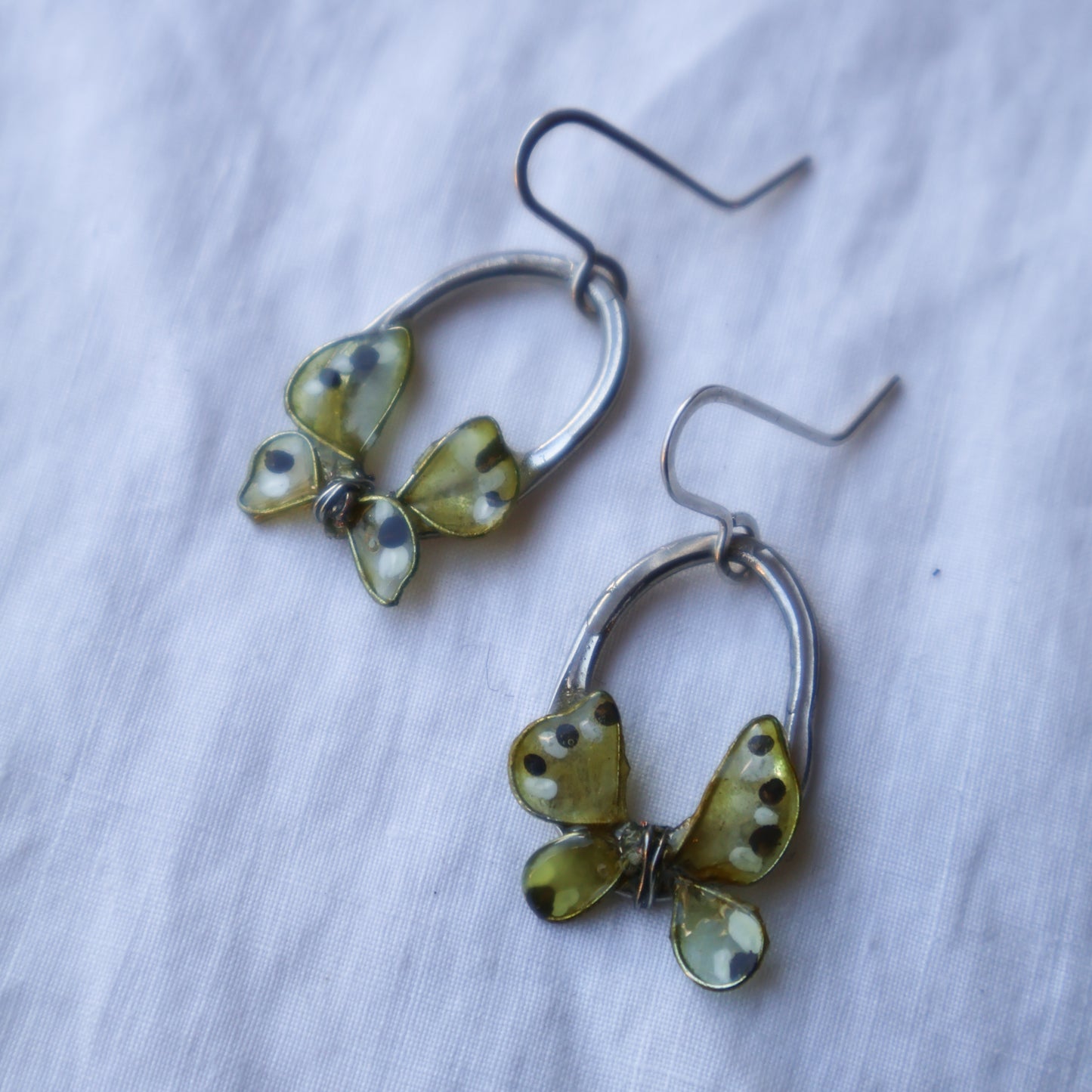 Butterfly Perch Earrings : pale green