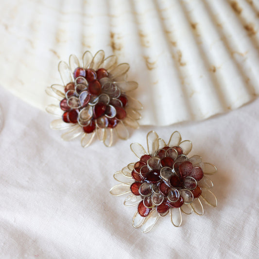 Daisy Earrings : ivory & burgundy