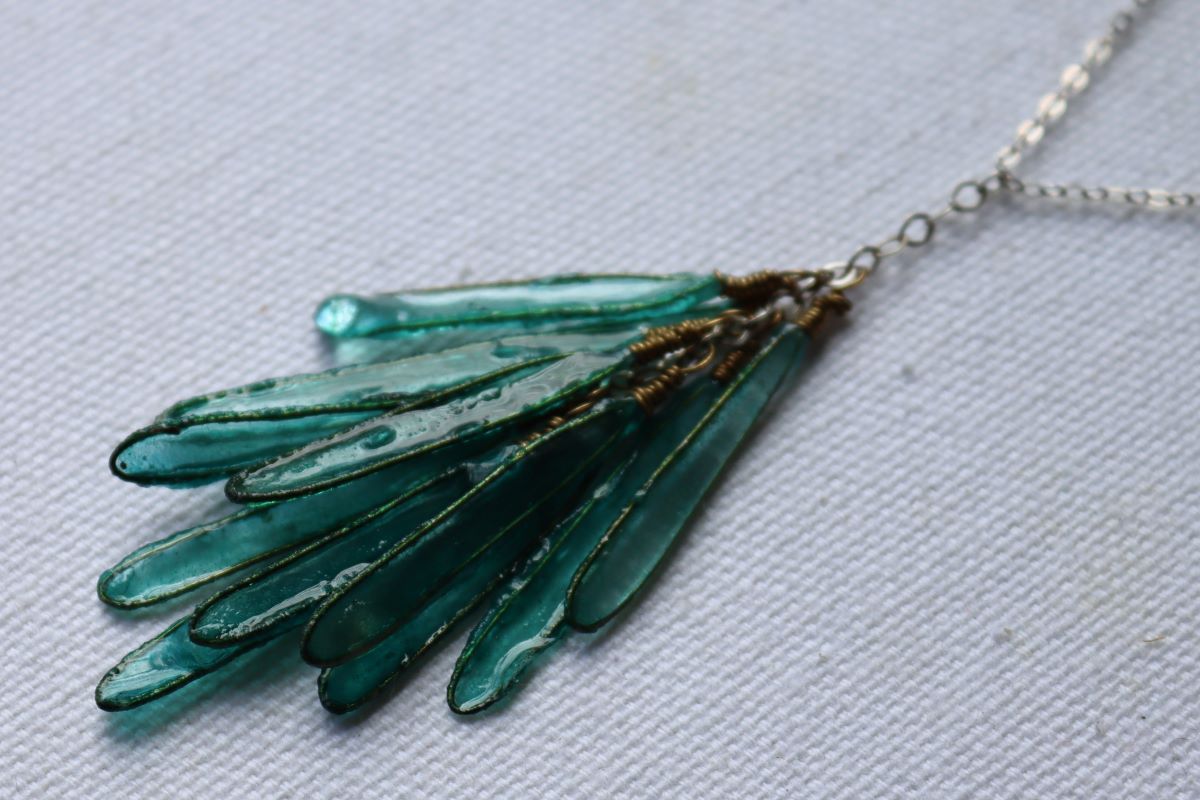 Dragonfly Tassel Necklace : emerald