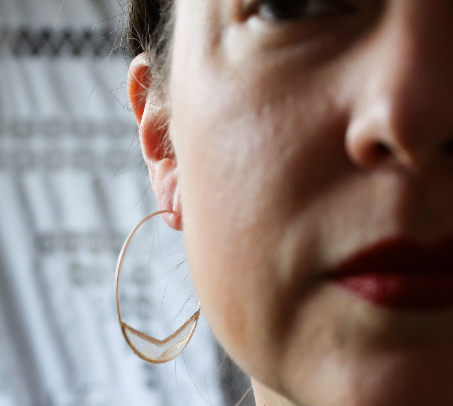 Paper Chevron Hoops : silver & ivory